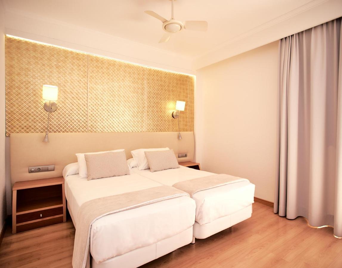 סנטה אאולריה דס ריו Invisa Hotel La Cala (Adults Only) מראה חיצוני תמונה