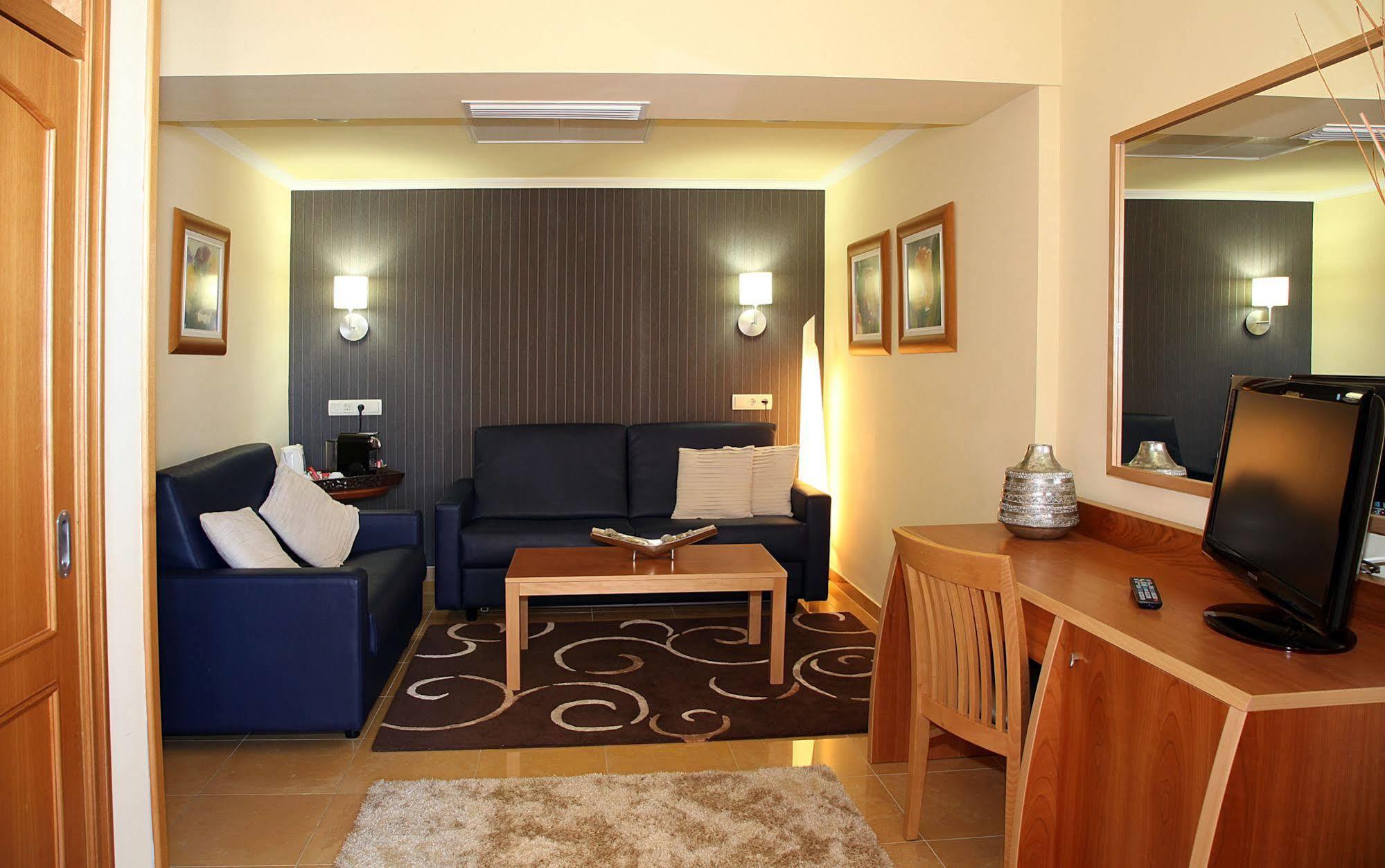 סנטה אאולריה דס ריו Invisa Hotel La Cala (Adults Only) מראה חיצוני תמונה